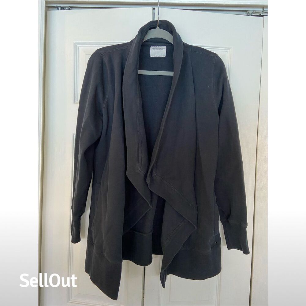 Abercrombie & Fitch Women's Black Cardigan Sweater Size L Standard Long Sleeve